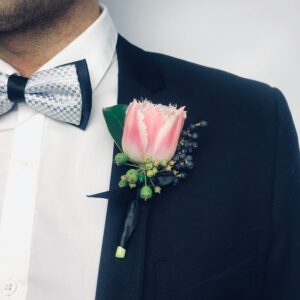 Tulip buttonhole with fresh flowers, handcrafted by Melbourne florist Fayflower for weddings and formal occasions